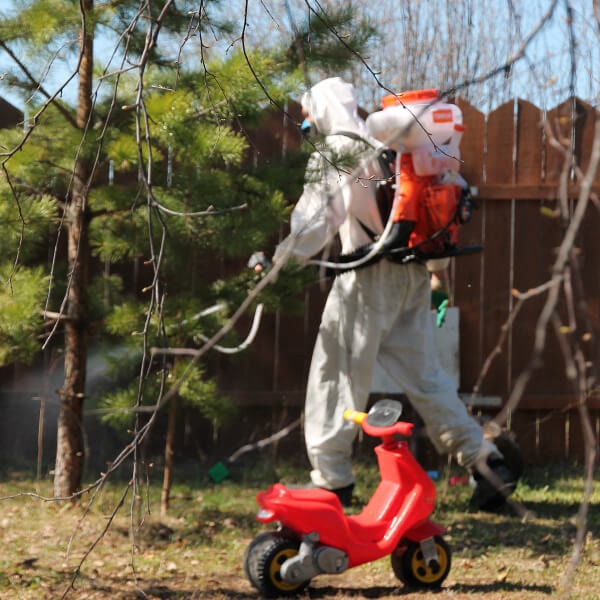 Обработка участка от клещей в Хабаровске?